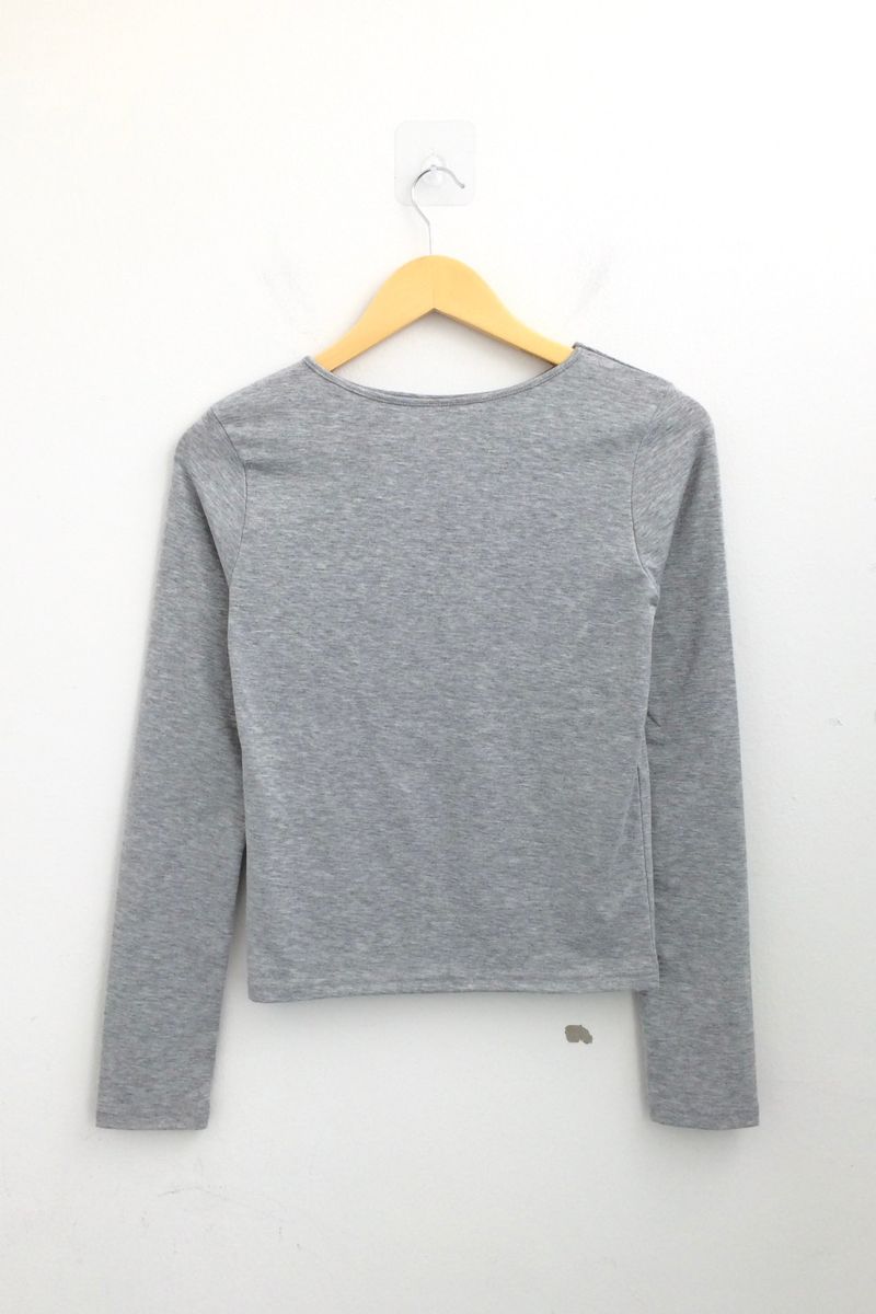 Clean neck soft t-shirt