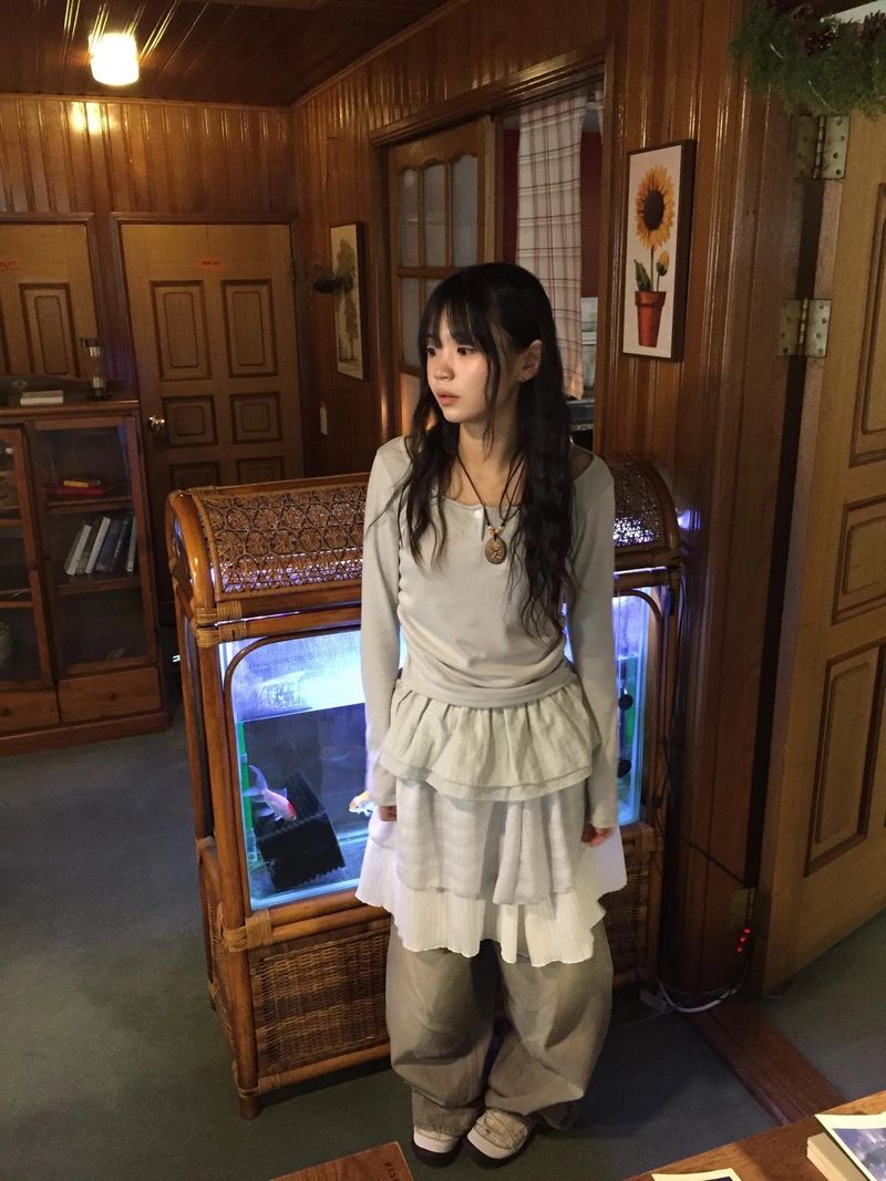 mari layered frill t-shirts