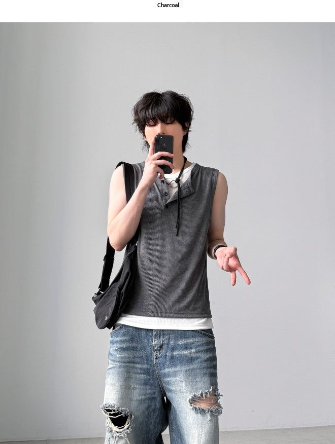 YOURNUS（ユアナス）の「Aron Layered Henley Neck Sleeveless（Tops）」