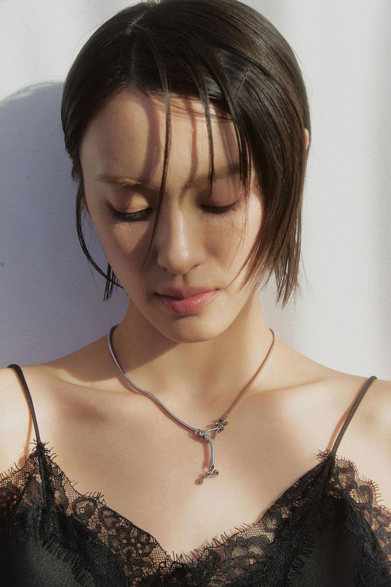 Flat round necklace