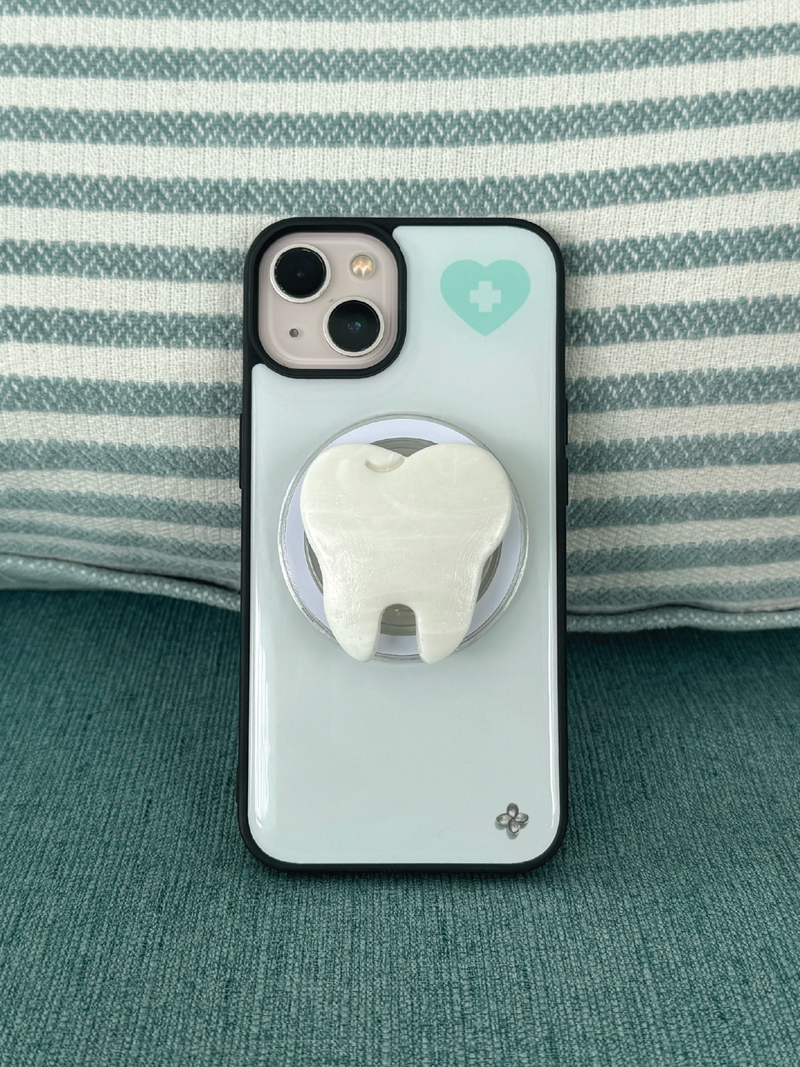 tteul（トゥル）の「[Glass] Cross Heart Case（Smartphone Accessories）」