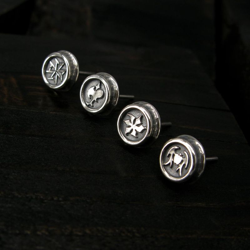 BoutonD-S1 silver stud earring
