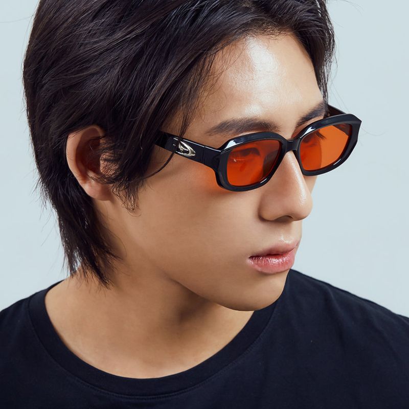 Vega Black / Red Tint Lens