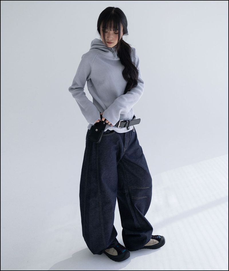 Revi henry neck hoodie (finger whole)