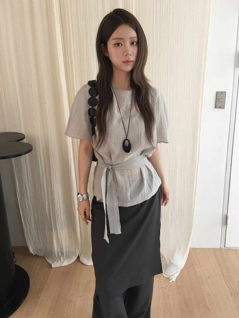 Current loose tie blouse