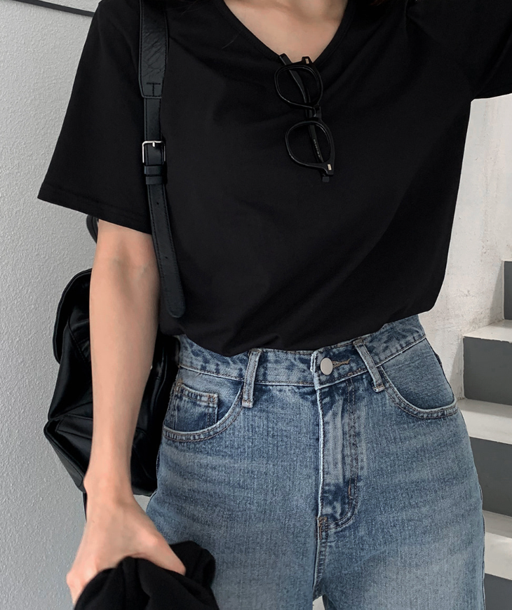 FINLEU（フィンル）の「[Lè made/10,000 Sold] Lè made Stand U-neck Short Sleeve T-shirt / 4 colors（Tops）」