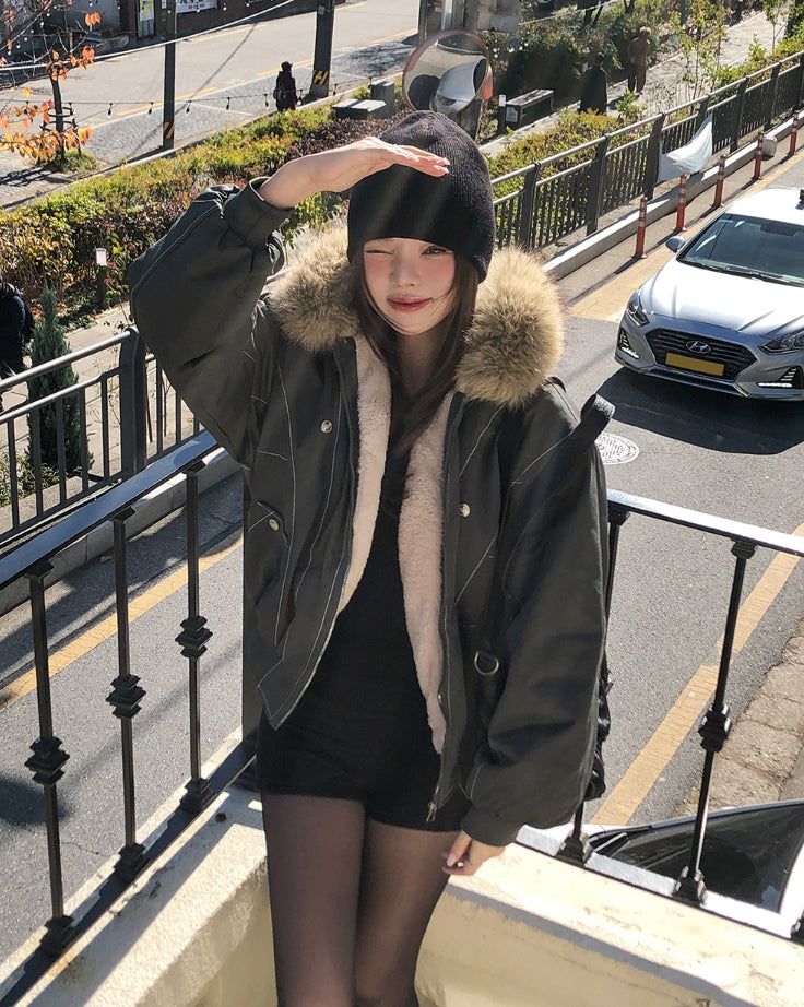 ULAN（ユレン）の「トリシャーラクーンファーカットアウトパッデッドジャンパー（ジャケット/アウター）」