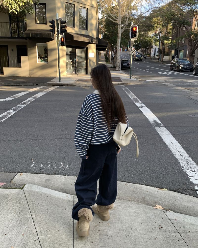 [ORIGINAL] Navel Stripe Collar Sweatshirt