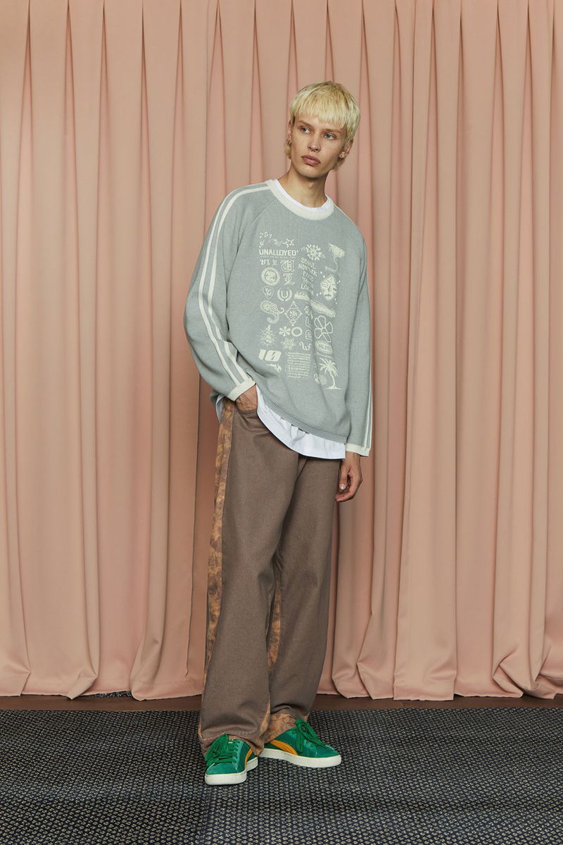 LINE GRAPHIC KNIT / GREY