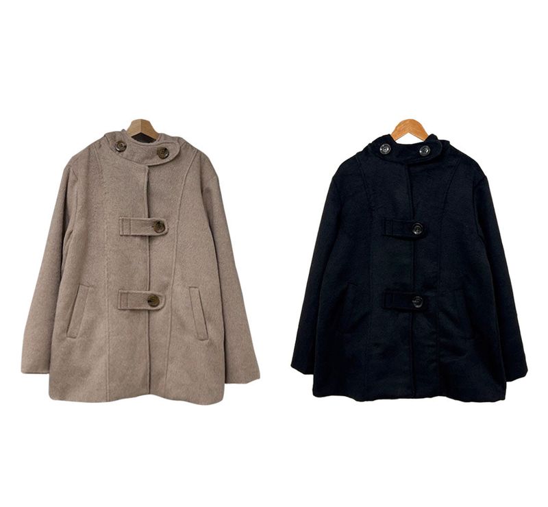 Balmacaan hood coat