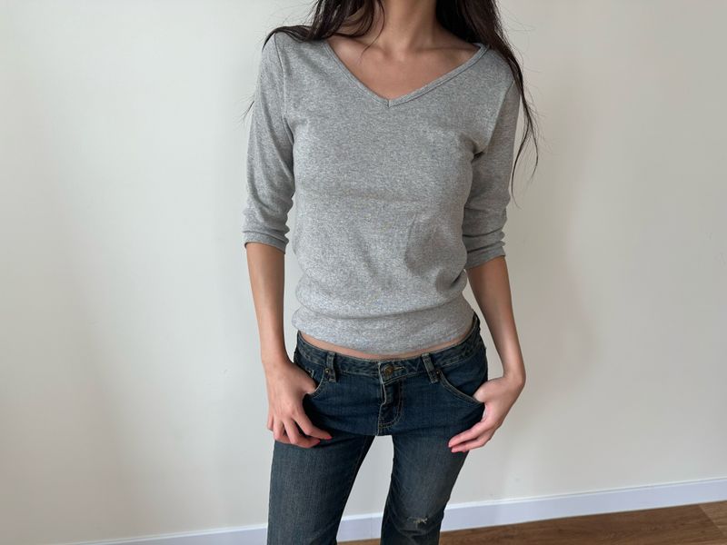 v neck half tee
