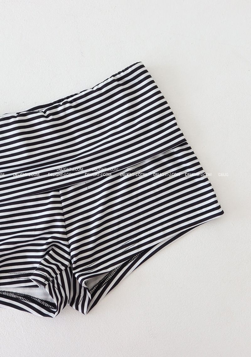 Stripe halterneck & shorts Two-piece set