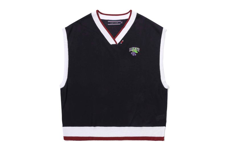 ROMANTIC CROWN(ロマンティッククラウン)の「FRUIT KNIT VEST_NAVY(Tops)」