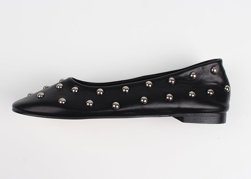 STUD BALL FLAT SHOES