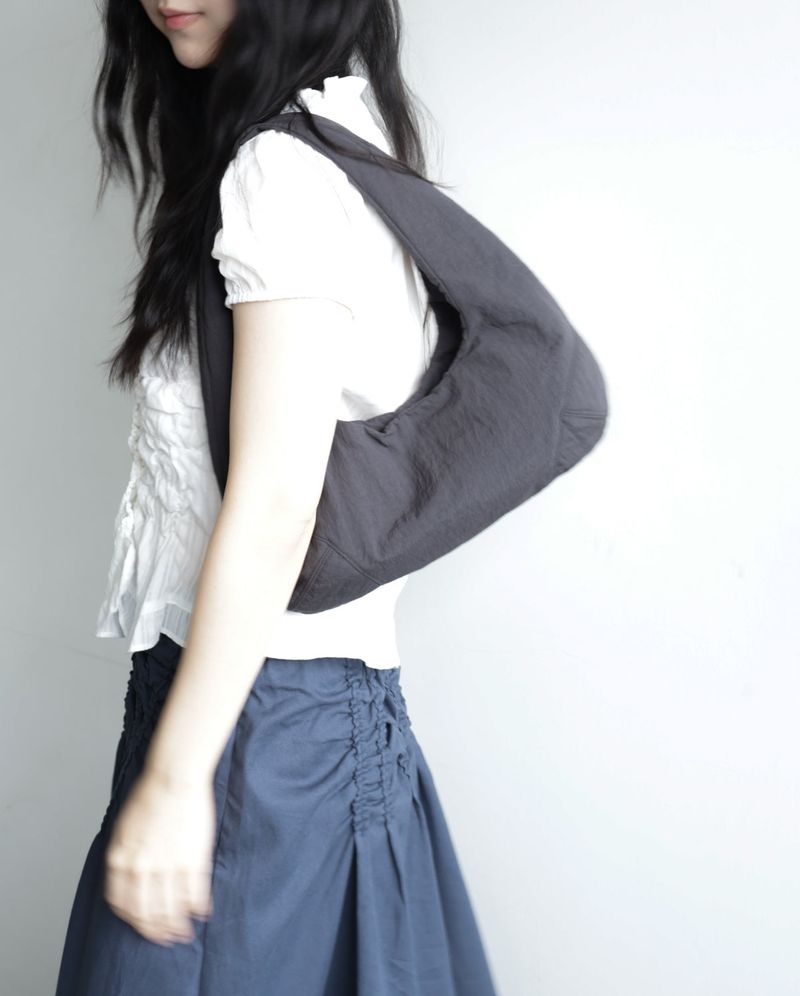 Pai oui（パイウィ）の「Small baseball bag_charcoal brown（Bags）」