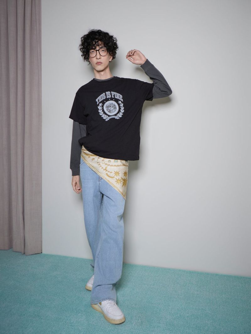 Standard Laurels Tee