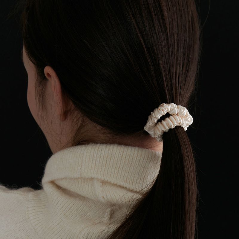 OVT-U（オーブイティーユー）の「High density silk scrunchie (S)（Hair Accessories）」