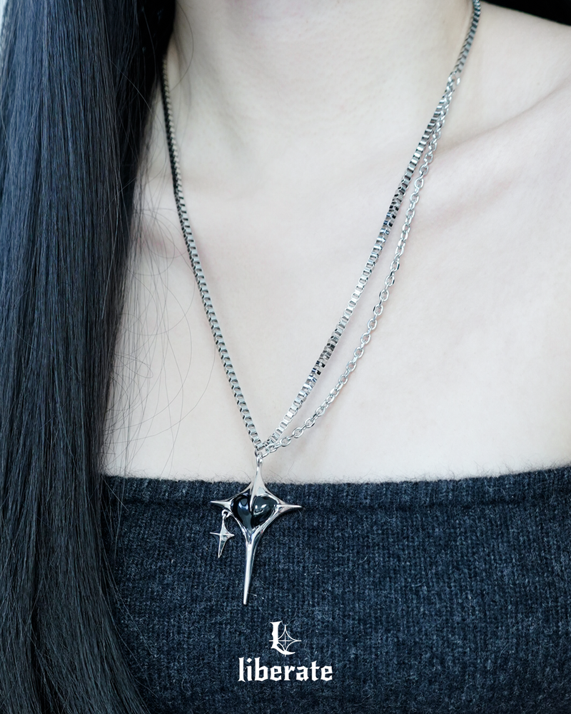 [Choi Ye Na, Chu, Lee Chae Yeon Pick] Cross Black Heart Square Chain Necklace