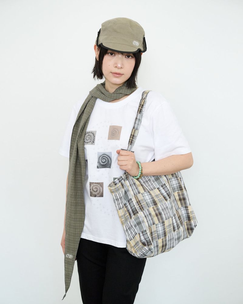 Flow Plaid Muffler