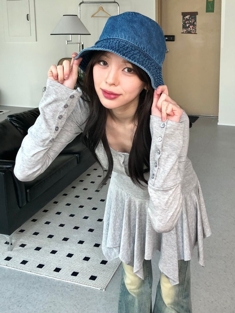 Berry berry bucket hat