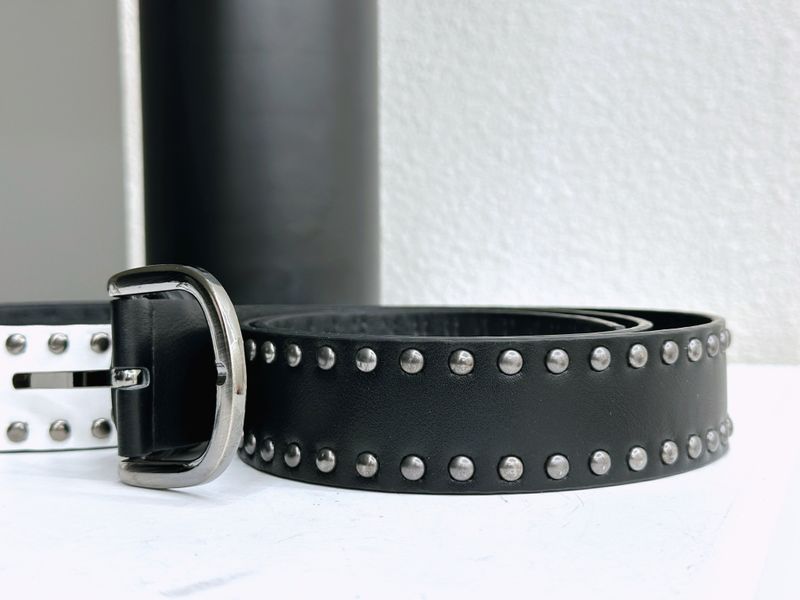 Stud leather belt