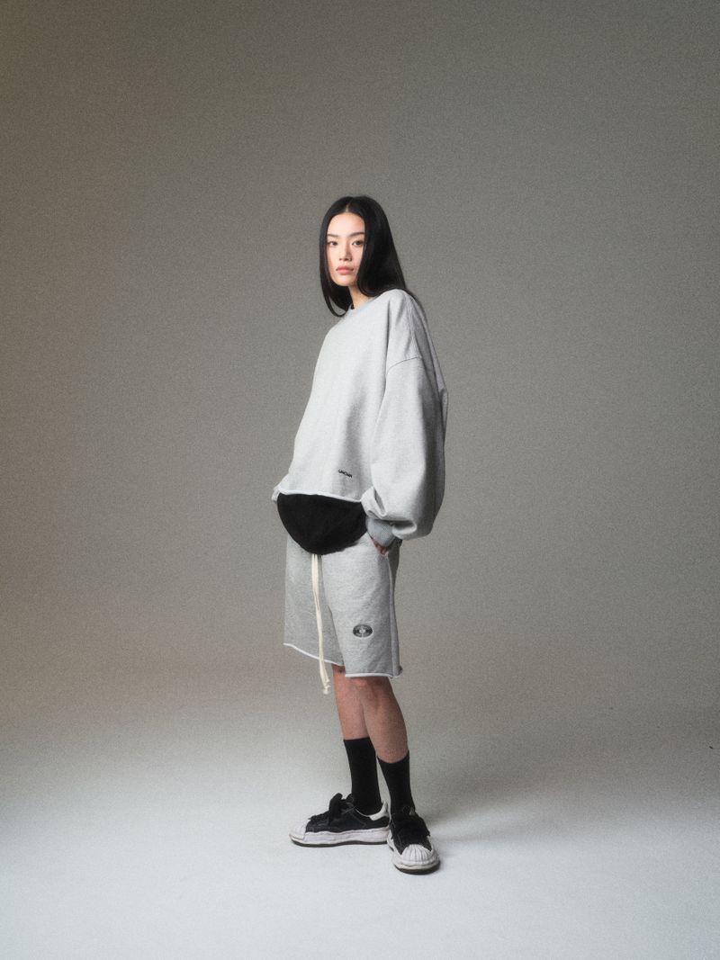 OVERSIZE CROPPED SWEATSHIRTS