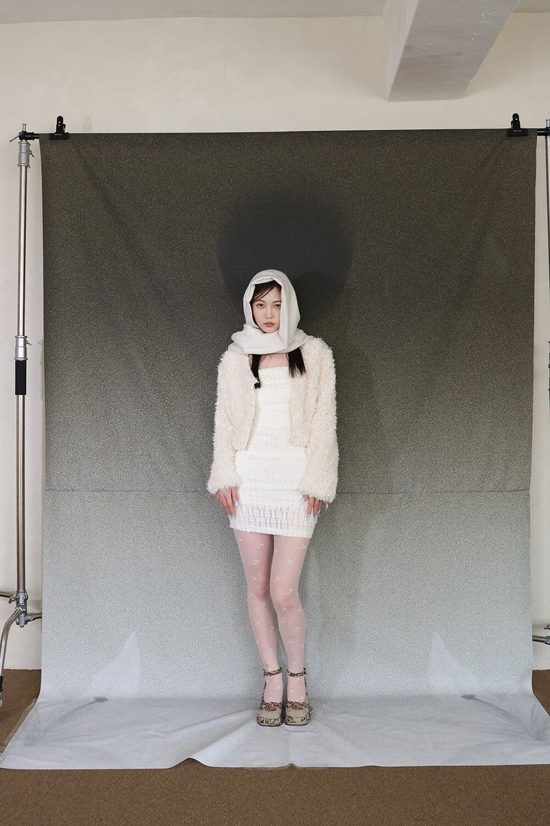 百合 Oriental paisley muffler (White)