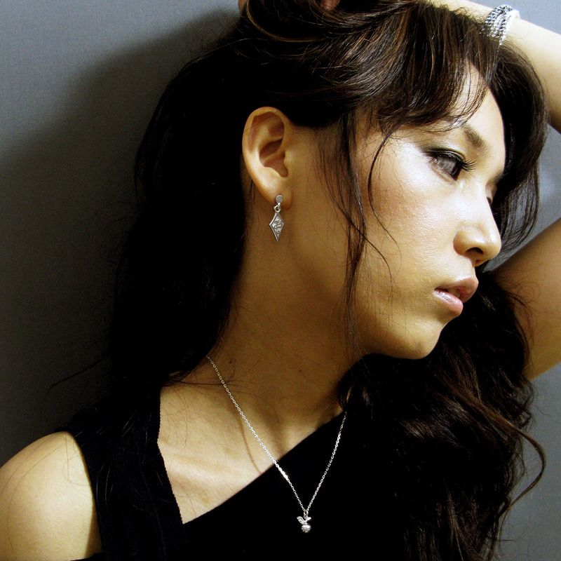 BT dia silver earring