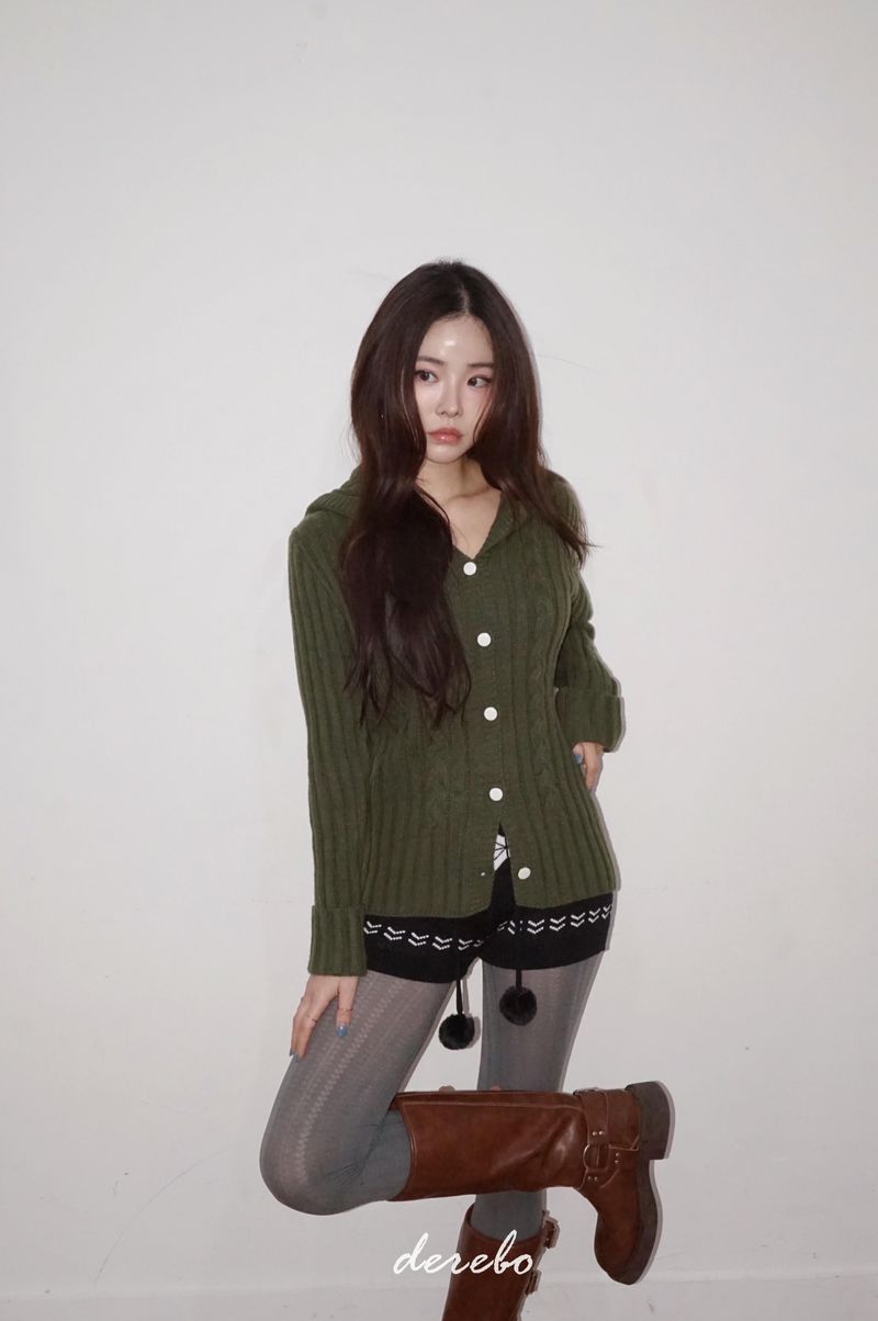 Graphic Knit Shorts