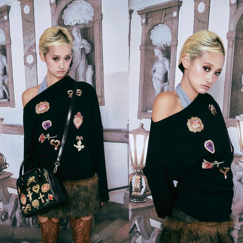 [Elegant Cuteness] off shoulder t