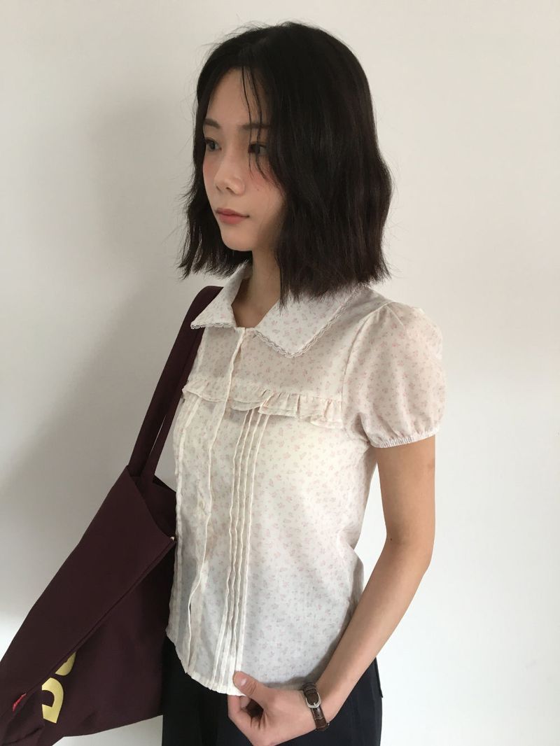 DUGGY(ダギー)の「Anki Flora Frill Blouse (1color)(Tops)」