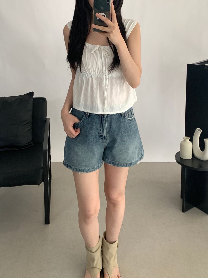 Div ribbon sleeveless blouse