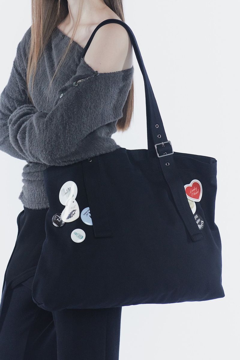 BELTED SHOULDER BAG black