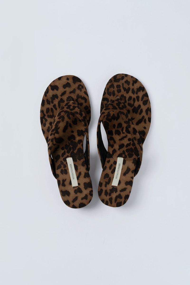 Simple flip-flop_leopard