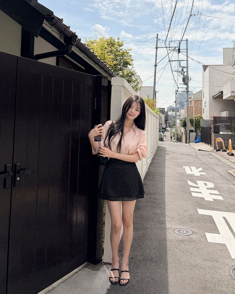 Melji satin mini skirt