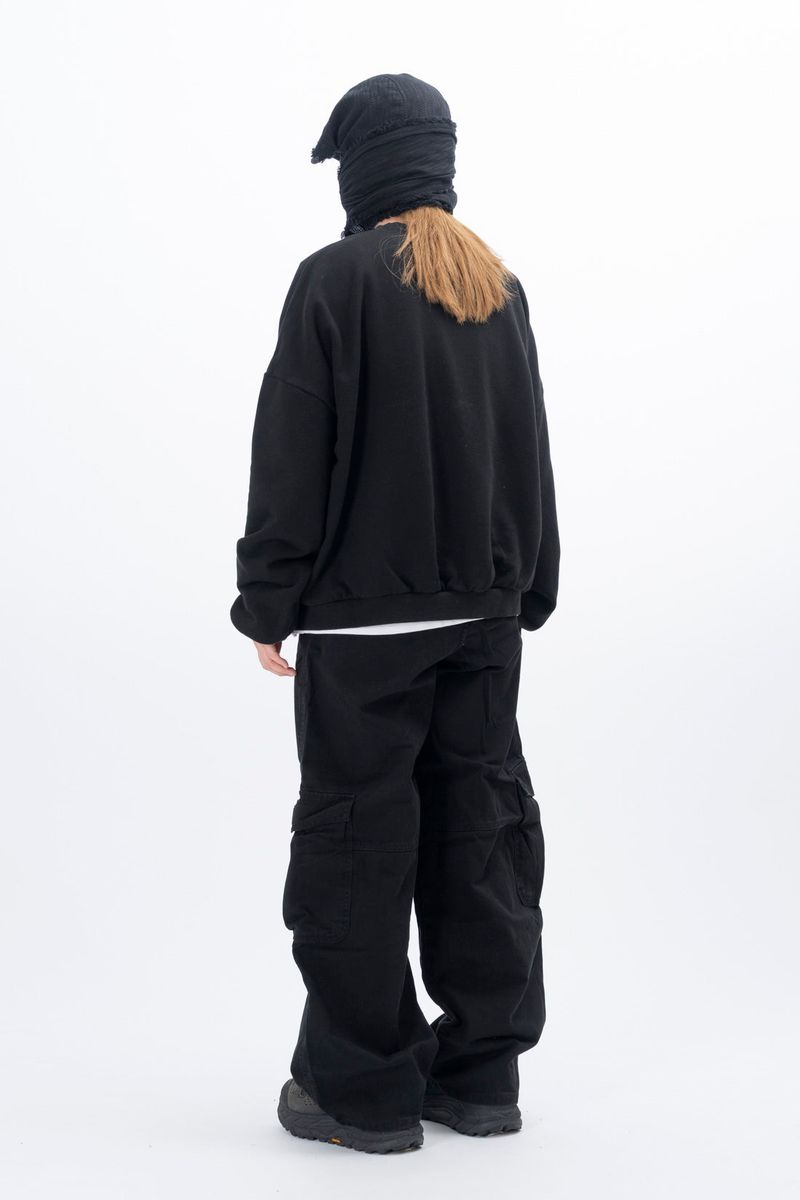 Neck Pierce Sweatshirt