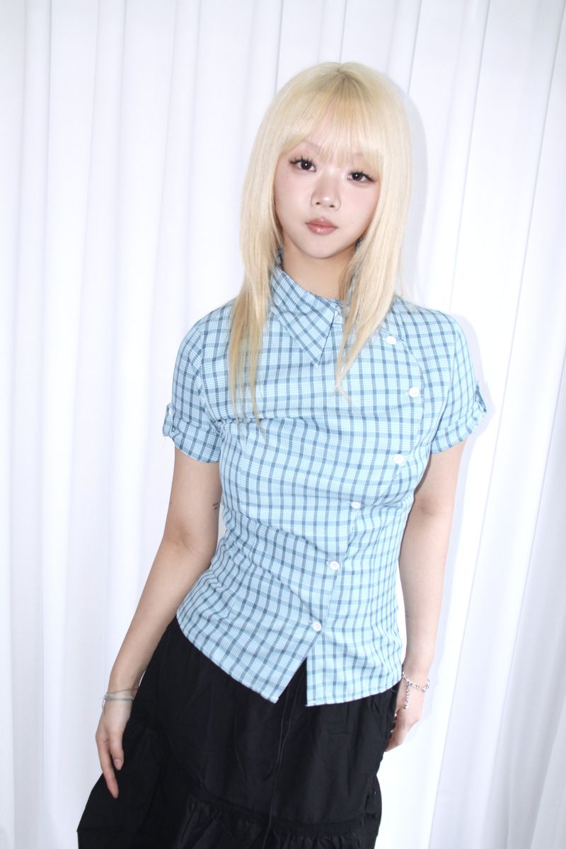 Unbalance button checke shirt blouse