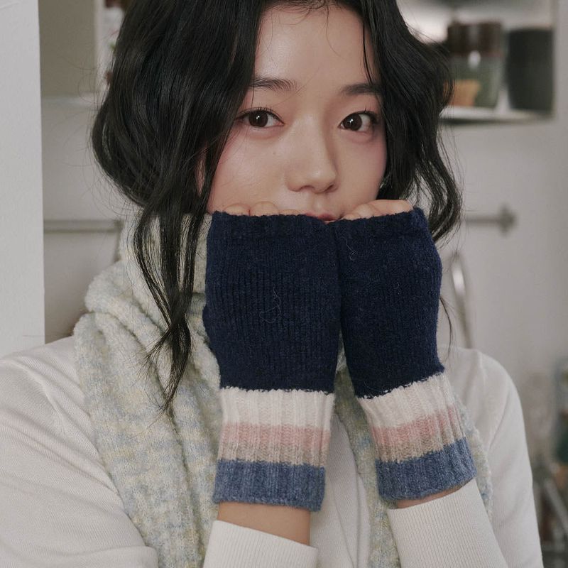 ALLINCOMPLETE（オールインコンプリート）の「Color Layered Hand Warmer (Navy)（Fashion Accessories）」