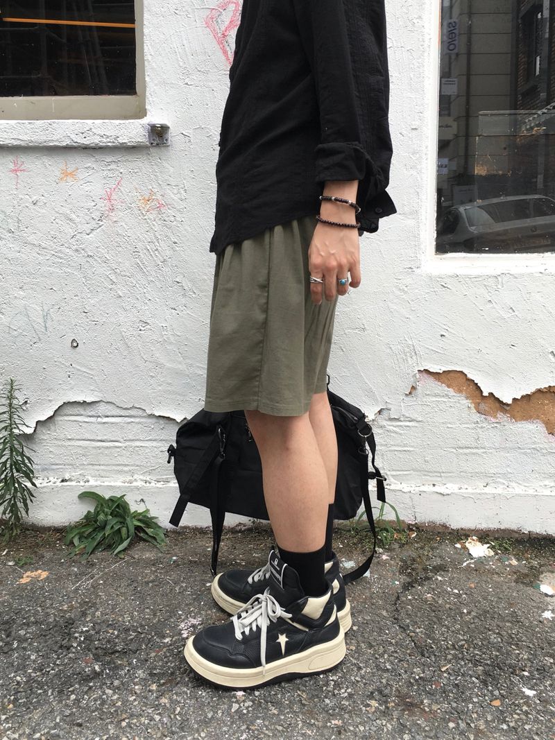 Basic Double-Pintuck Linen Shorts 4C