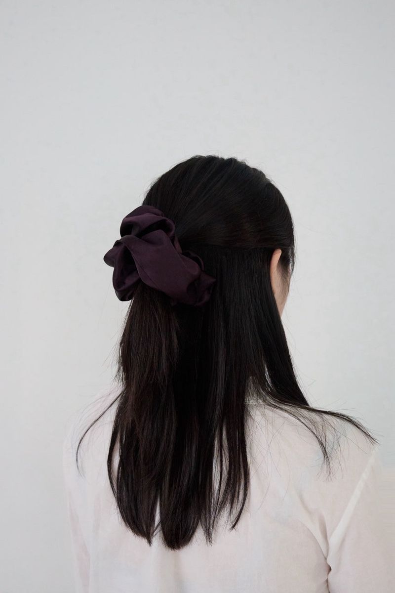Orb(オーアルビー)の「Glow scrunchie / 2colors(Hair Accessories)」