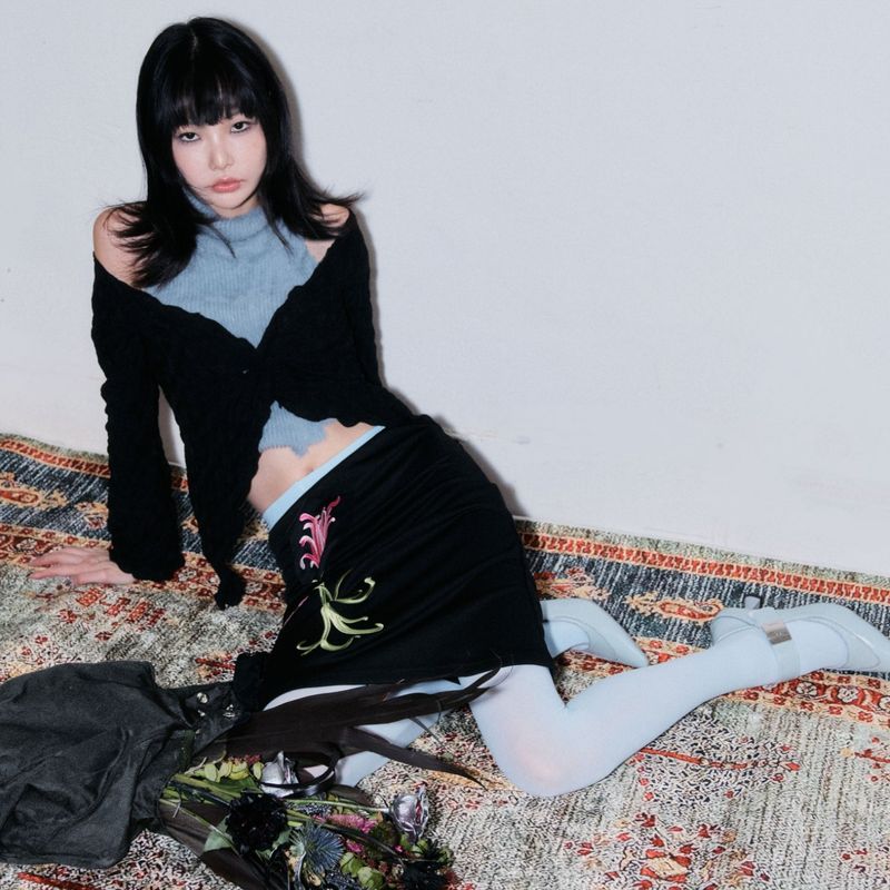 VISUAL COLLECTOR（ビジュアルコレクター）の「Ribbon-Twisted Top *Scarf Set [Black]（Tops）」