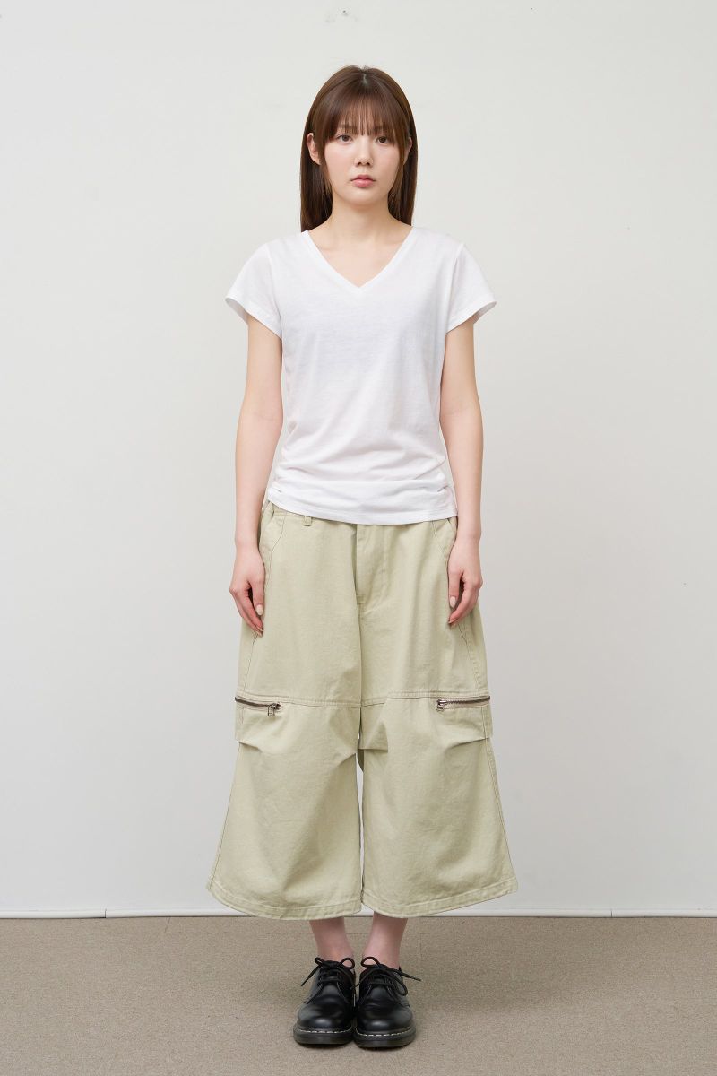 (W) Loading V-neck Top