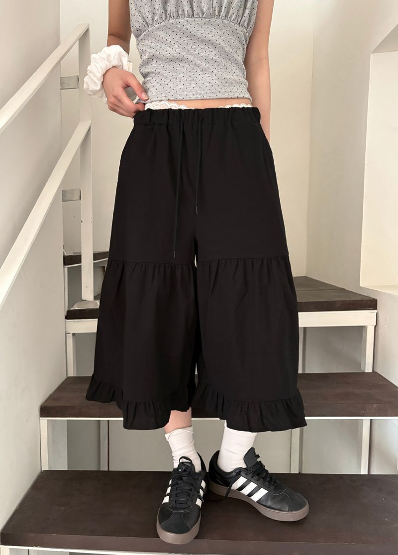 CCORTTI（コルッティ）の「Love Mo Capri Tiered Ruffle Bermuda Shorts 2color（Pants）」
