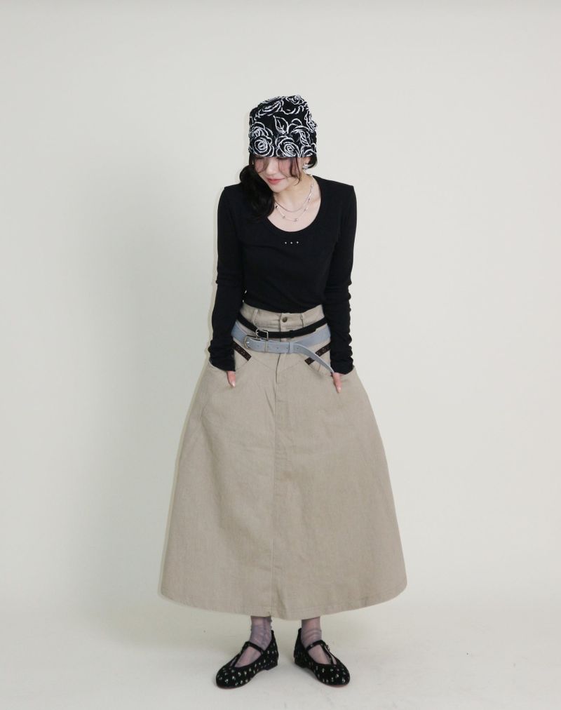 open stud U-neck round long-sleeved T-shirt