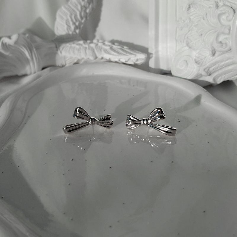 [Choi Yena, IVE Leeseo Piercing] Dalia Ribbon Piercing - Silver Color