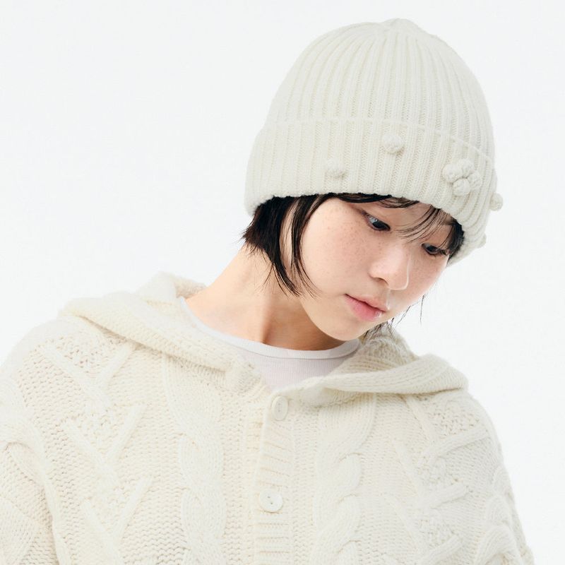 TUOMIO（トゥオミオ）の「POM POM RIBBED BEANIE [CREAM]（Hats）」