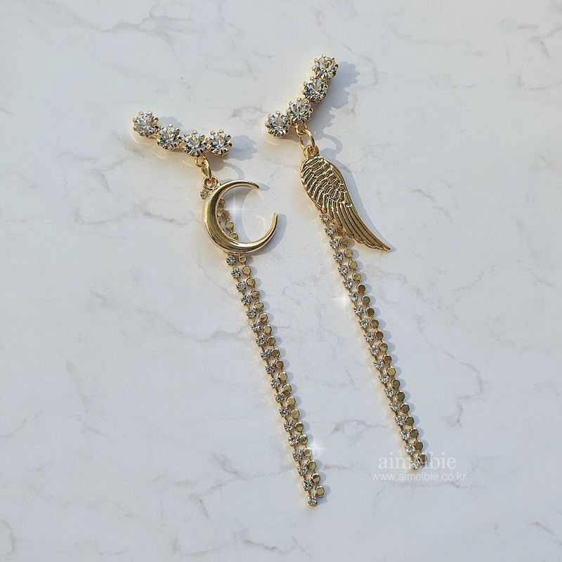 Moon Angel Earring - Gold