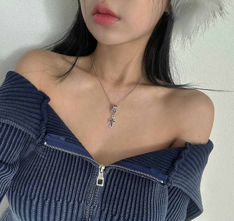 Gradient Off-Shoulder Zip-Up Knitwear