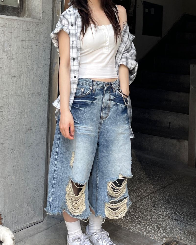 Cropped ribbed button bra top