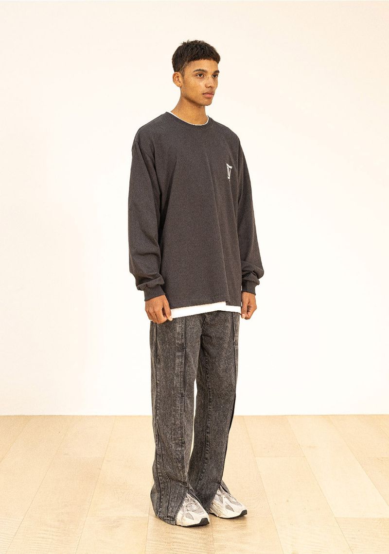 INCISION INVERTED WASHED DENIM PANTS